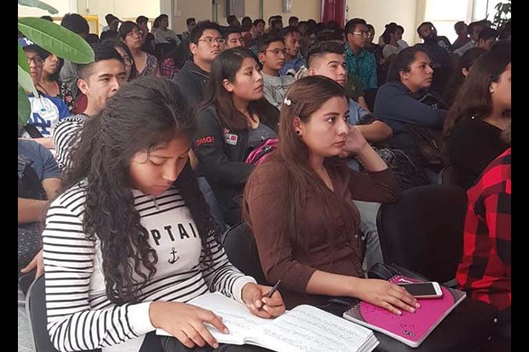 Student audience during a talk given by Madeline Danforth at Universidad Politécnica de Tlaxcala.
